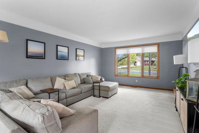 7640 Bowman Court, Inver Grove Heights, MN 55076