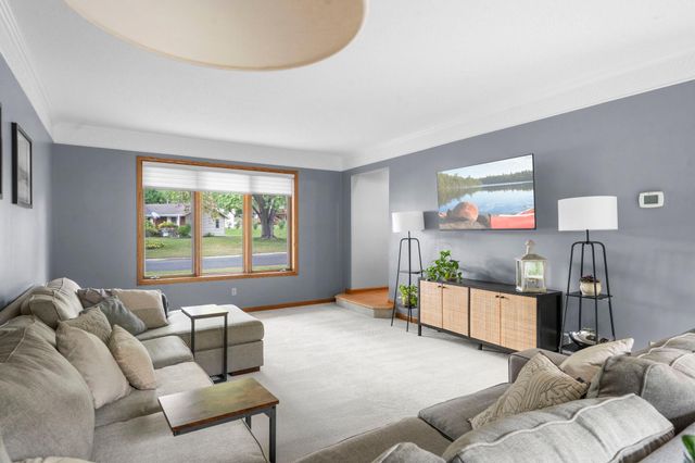 7640 Bowman Court, Inver Grove Heights, MN 55076
