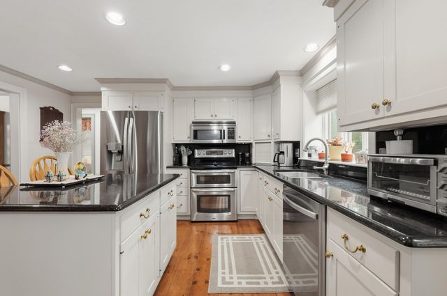1 Timberlane, Plymouth, MA 02360