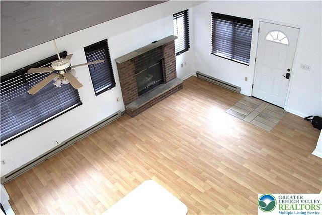 15 Hilltop Circle, Middle Smithfield Twp, PA 18302