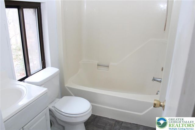 15 Hilltop Circle, Middle Smithfield Twp, PA 18302