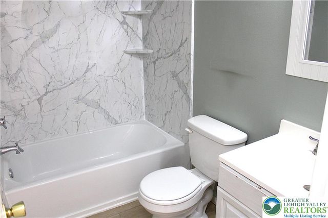 15 Hilltop Circle, Middle Smithfield Twp, PA 18302