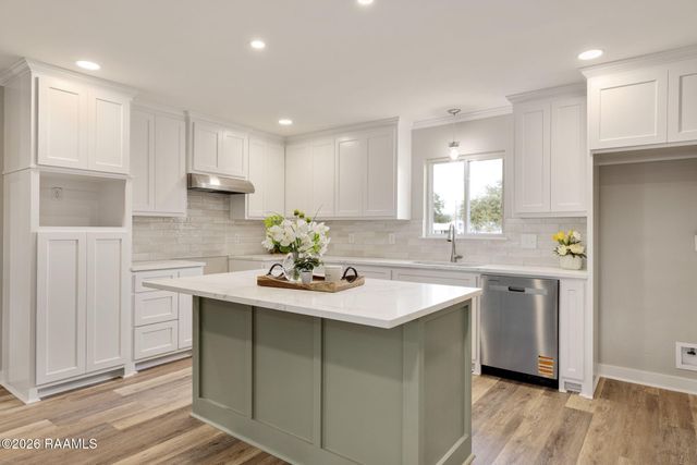 304 Investment Drive, Youngsville, LA 70592