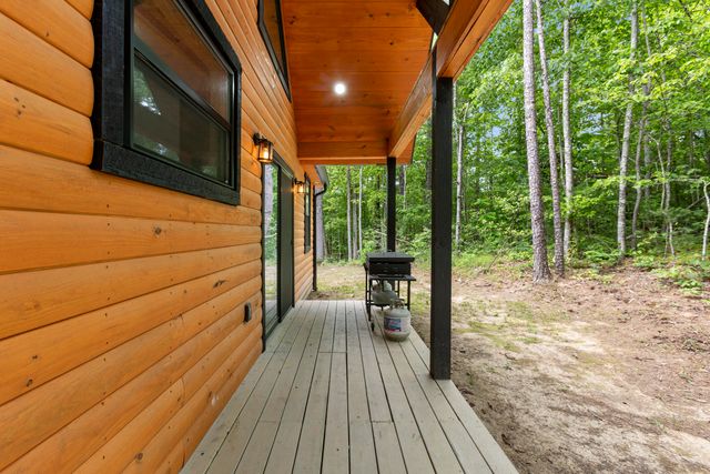 47 Wolfe Lake Spur Road, Campton, KY 41301