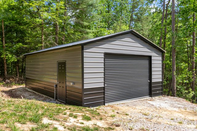 47 Wolfe Lake Spur Road, Campton, KY 41301