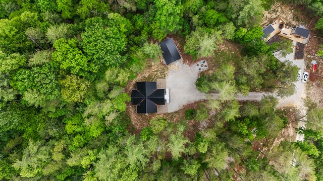 47 Wolfe Lake Spur Road, Campton, KY 41301