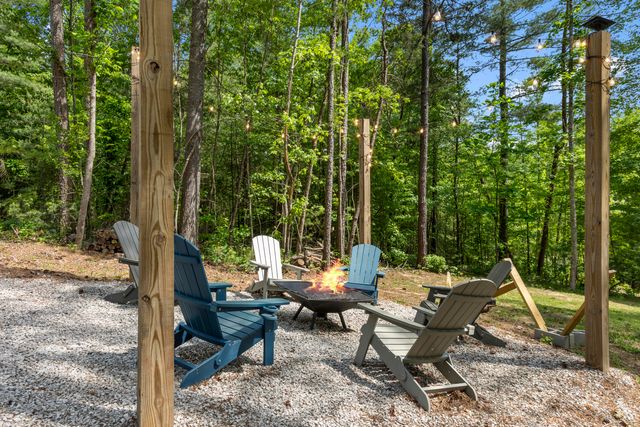47 Wolfe Lake Spur Road, Campton, KY 41301