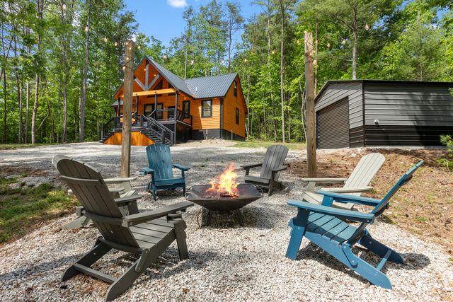47 Wolfe Lake Spur Road, Campton, KY 41301