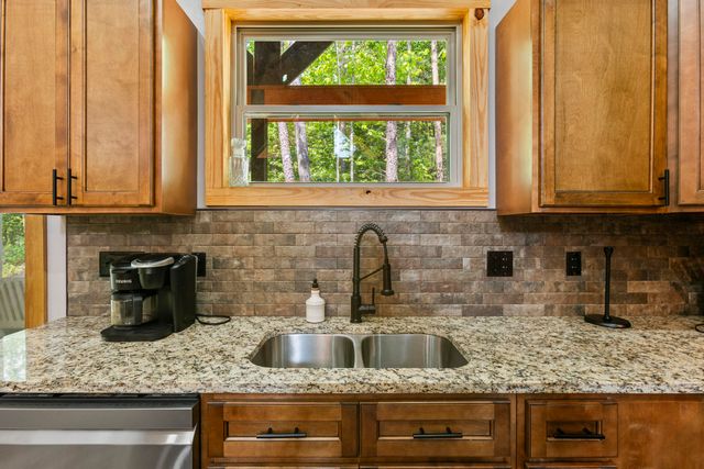 47 Wolfe Lake Spur Road, Campton, KY 41301