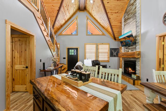 47 Wolfe Lake Spur Road, Campton, KY 41301