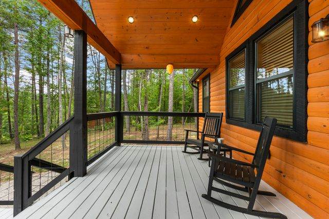 47 Wolfe Lake Spur Road, Campton, KY 41301