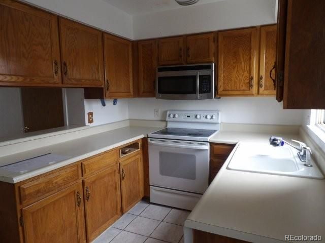 14272 E Hawaii Circle B, Aurora, CO 80012