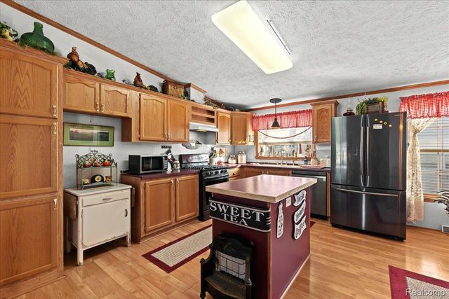 4482 Wynnwood Drive, Howell, MI 48843