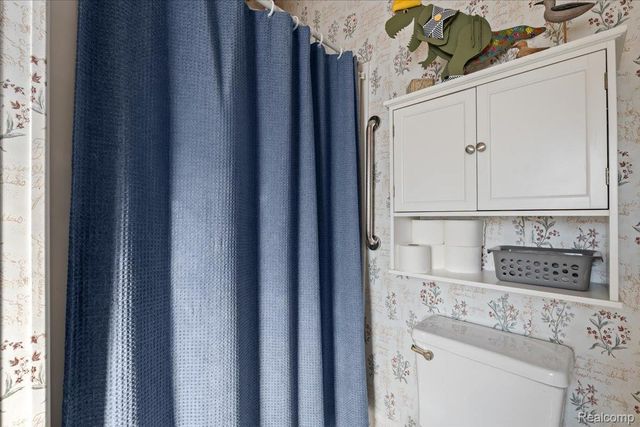 4482 Wynnwood Drive, Howell, MI 48843