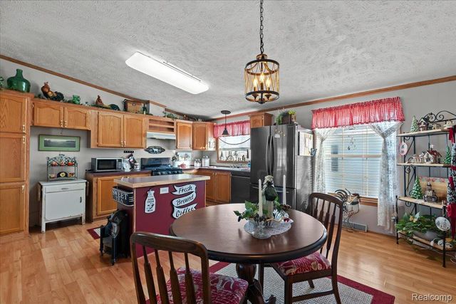 4482 Wynnwood Drive, Howell, MI 48843