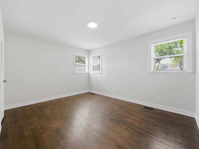 5544 Oakdale Drive, Oak Lawn, IL 60453
