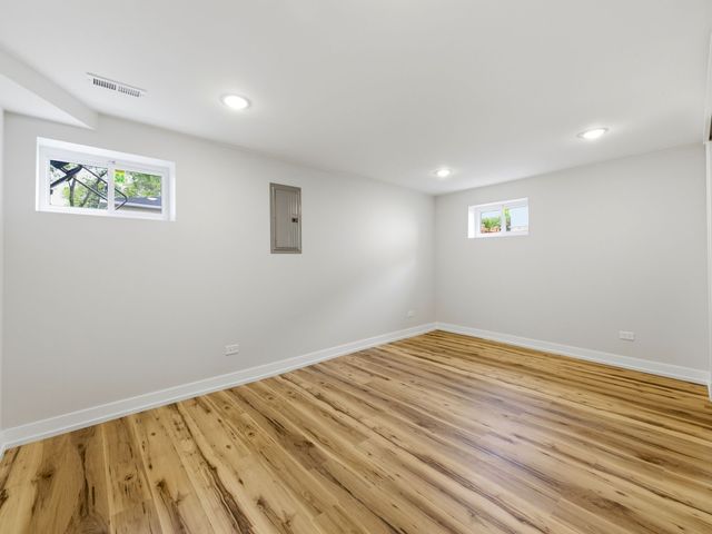 5544 Oakdale Drive, Oak Lawn, IL 60453