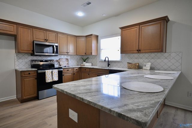 307 Acorn Grove Lane SW, Huntsville, AL 35824