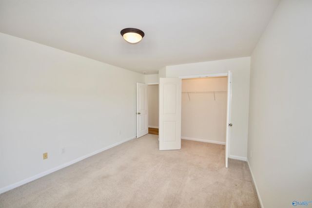 307 Acorn Grove Lane SW, Huntsville, AL 35824