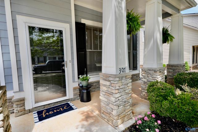 307 Acorn Grove Lane SW, Huntsville, AL 35824
