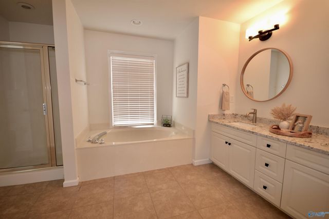 307 Acorn Grove Lane SW, Huntsville, AL 35824