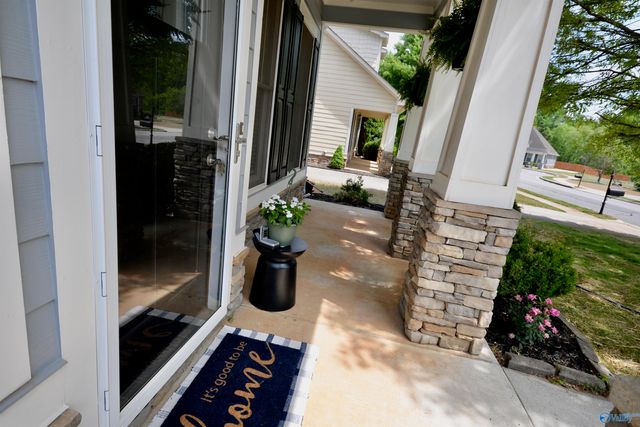 307 Acorn Grove Lane SW, Huntsville, AL 35824