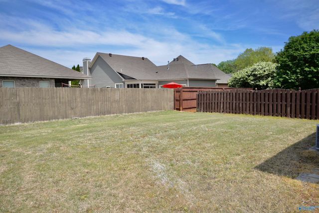 307 Acorn Grove Lane SW, Huntsville, AL 35824