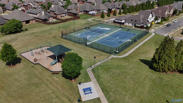 307 Acorn Grove Lane SW, Huntsville, AL 35824