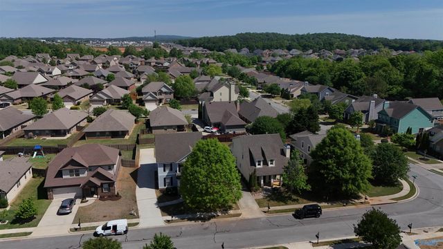 307 Acorn Grove Lane SW, Huntsville, AL 35824