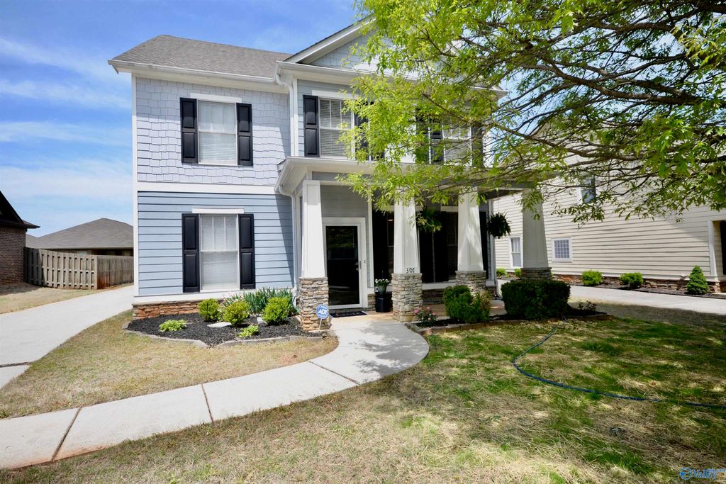 307 Acorn Grove Lane SW, Huntsville, AL 35824