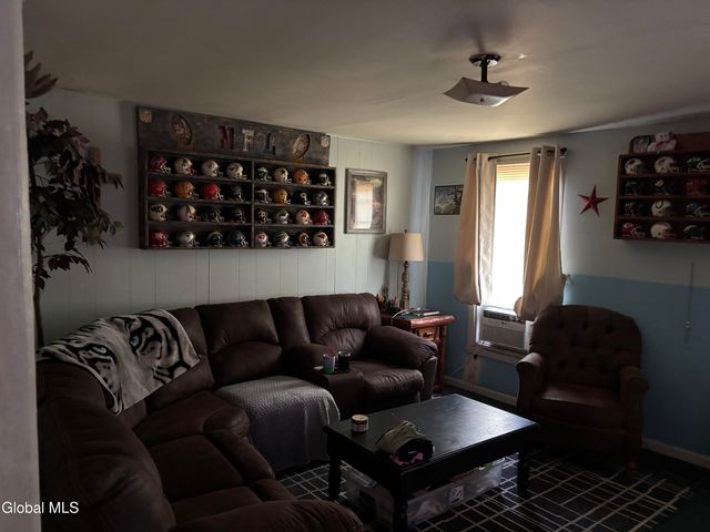 26 N Market Street, Johnstown, NY 12095