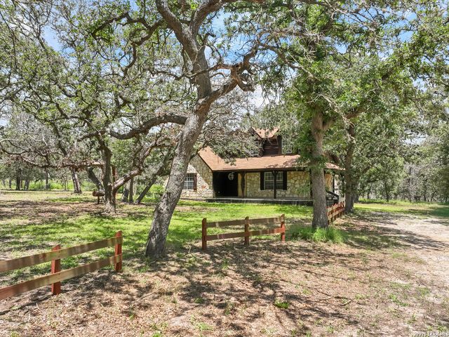 336 Lost Trail, La Vernia, TX 78121