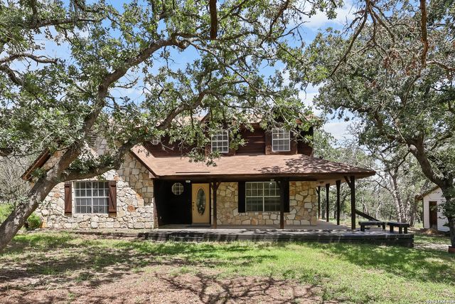336 Lost Trail, La Vernia, TX 78121