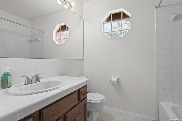 336 Lost Trail, La Vernia, TX 78121