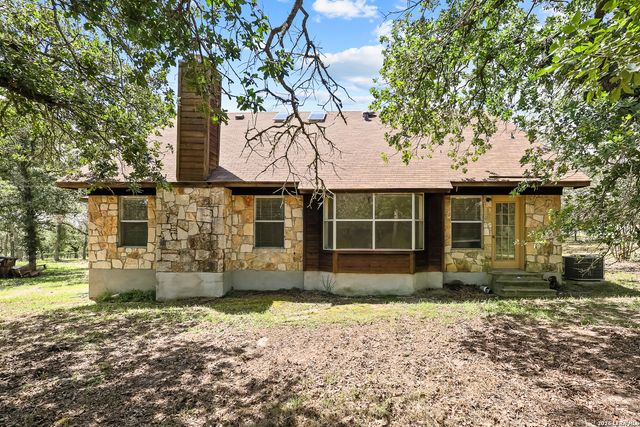 336 Lost Trail, La Vernia, TX 78121