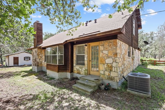 336 Lost Trail, La Vernia, TX 78121