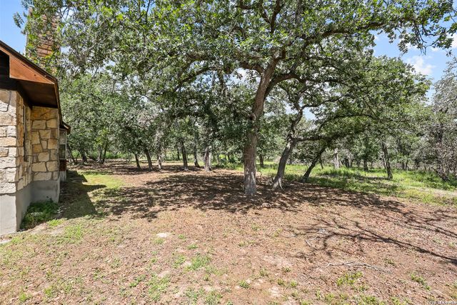 336 Lost Trail, La Vernia, TX 78121