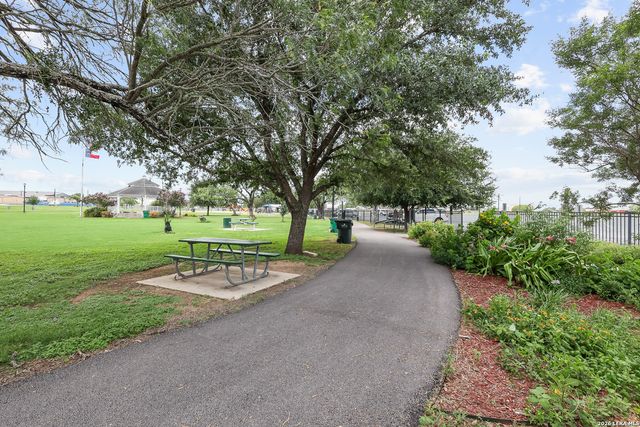 336 Lost Trail, La Vernia, TX 78121