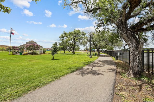 336 Lost Trail, La Vernia, TX 78121