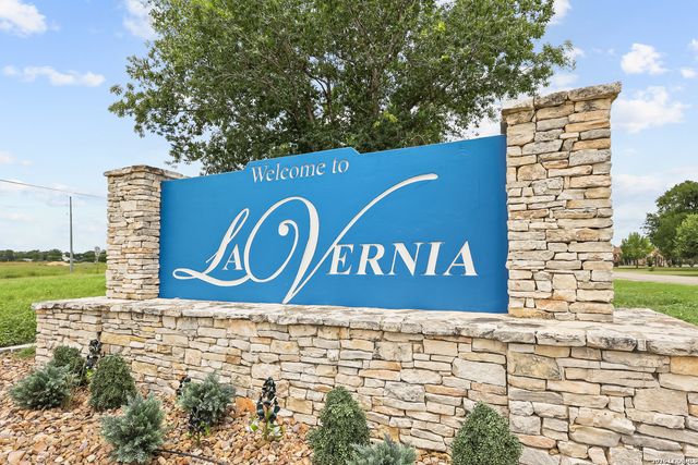 336 Lost Trail, La Vernia, TX 78121