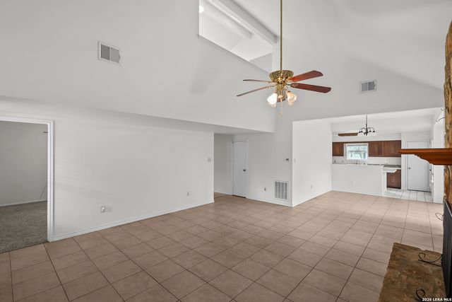 336 Lost Trail, La Vernia, TX 78121