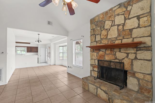336 Lost Trail, La Vernia, TX 78121