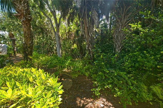 1826 Tarpon Bay DR S 91, Naples, FL 34119