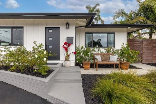 8675 Glenwick Lane, La Jolla, CA 92037