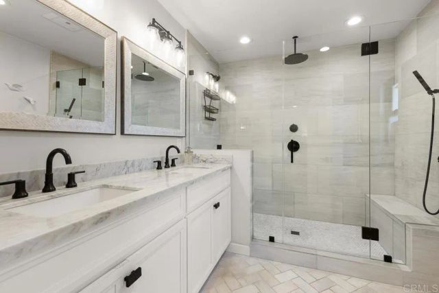 8675 Glenwick Lane, La Jolla, CA 92037