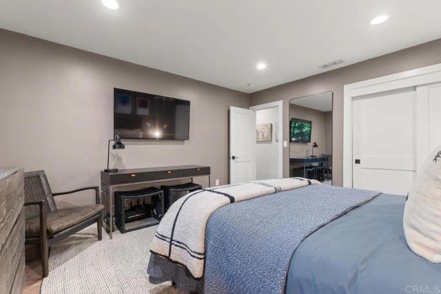 8675 Glenwick Lane, La Jolla, CA 92037