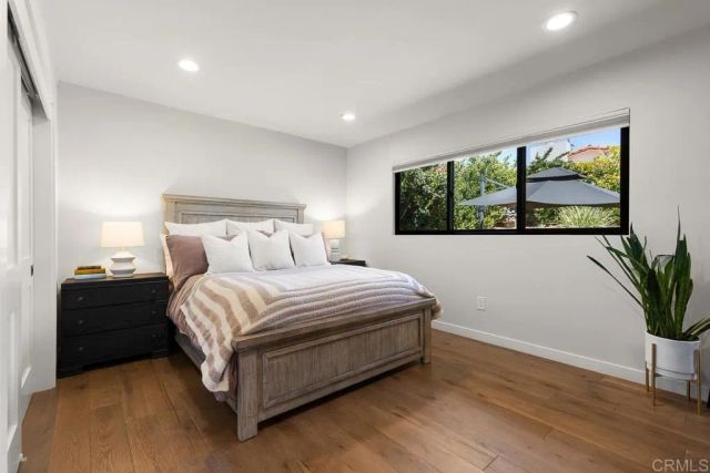 8675 Glenwick Lane, La Jolla, CA 92037