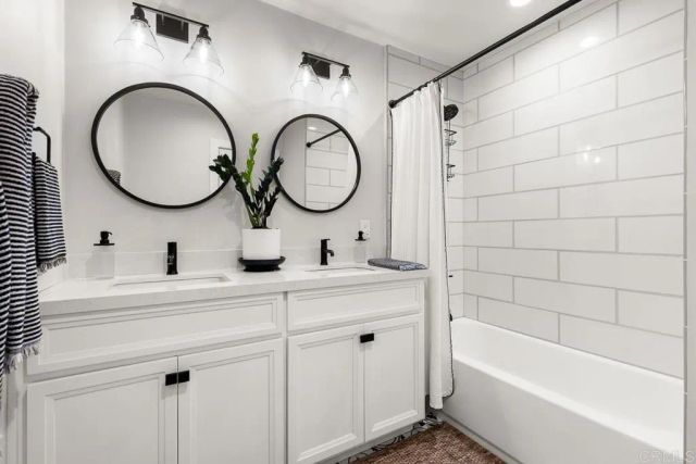 8675 Glenwick Lane, La Jolla, CA 92037