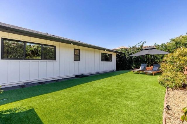 8675 Glenwick Lane, La Jolla, CA 92037