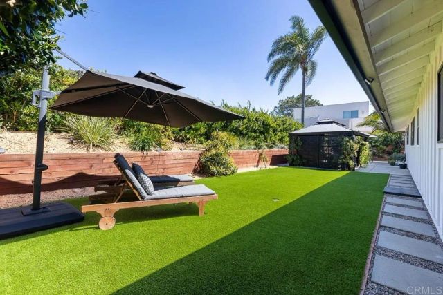 8675 Glenwick Lane, La Jolla, CA 92037